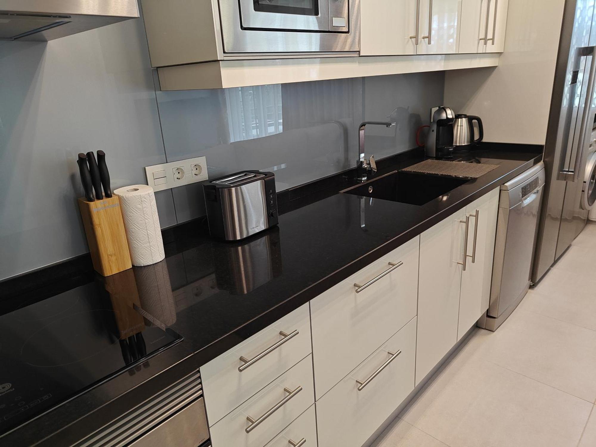 Sun Apartment - 3 Bedrooms, Priv Parking, Pool, Ac, Tv Channels, Fibre Net Los Cristianos  Extérieur photo