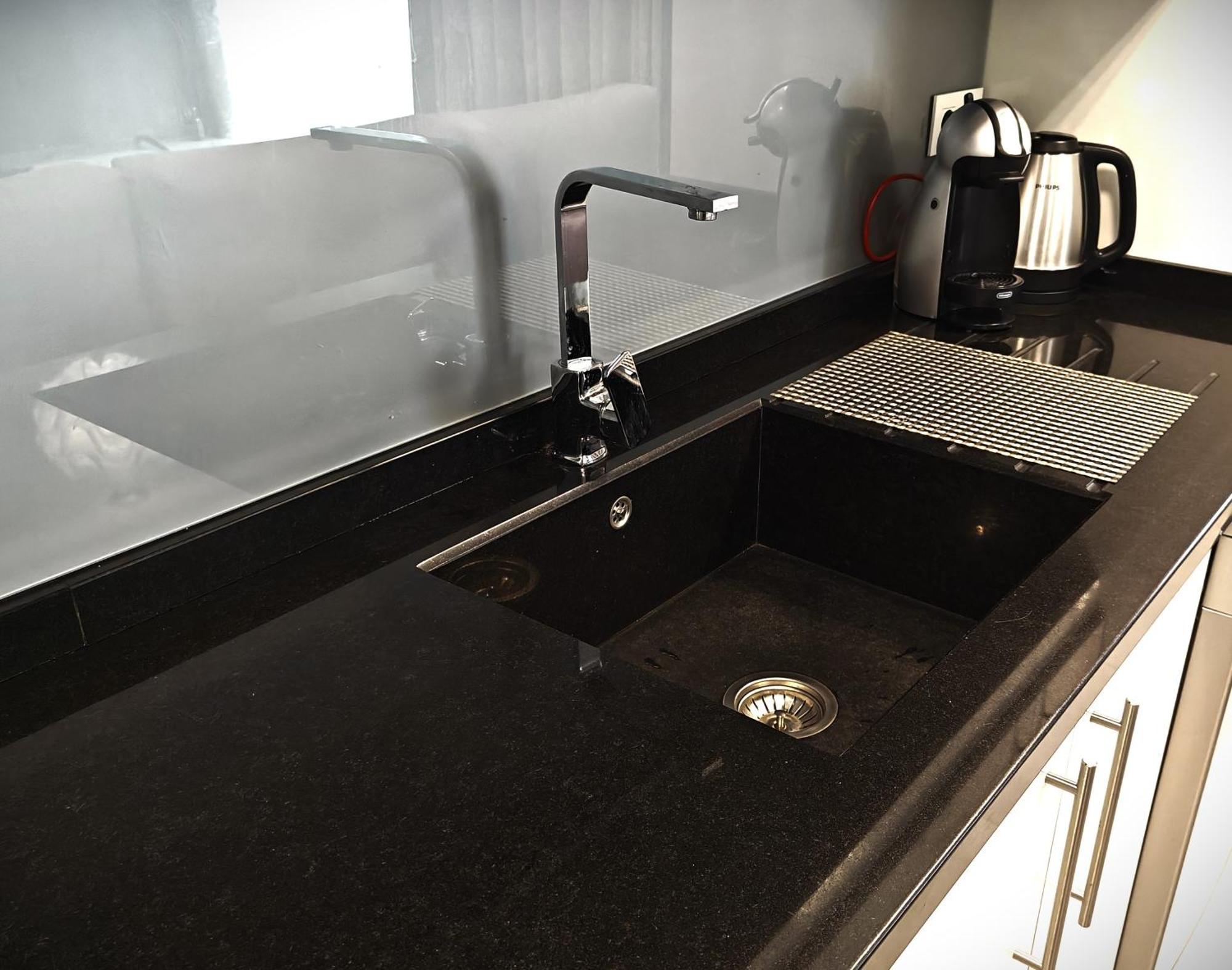 Sun Apartment - 3 Bedrooms, Priv Parking, Pool, Ac, Tv Channels, Fibre Net Los Cristianos  Extérieur photo