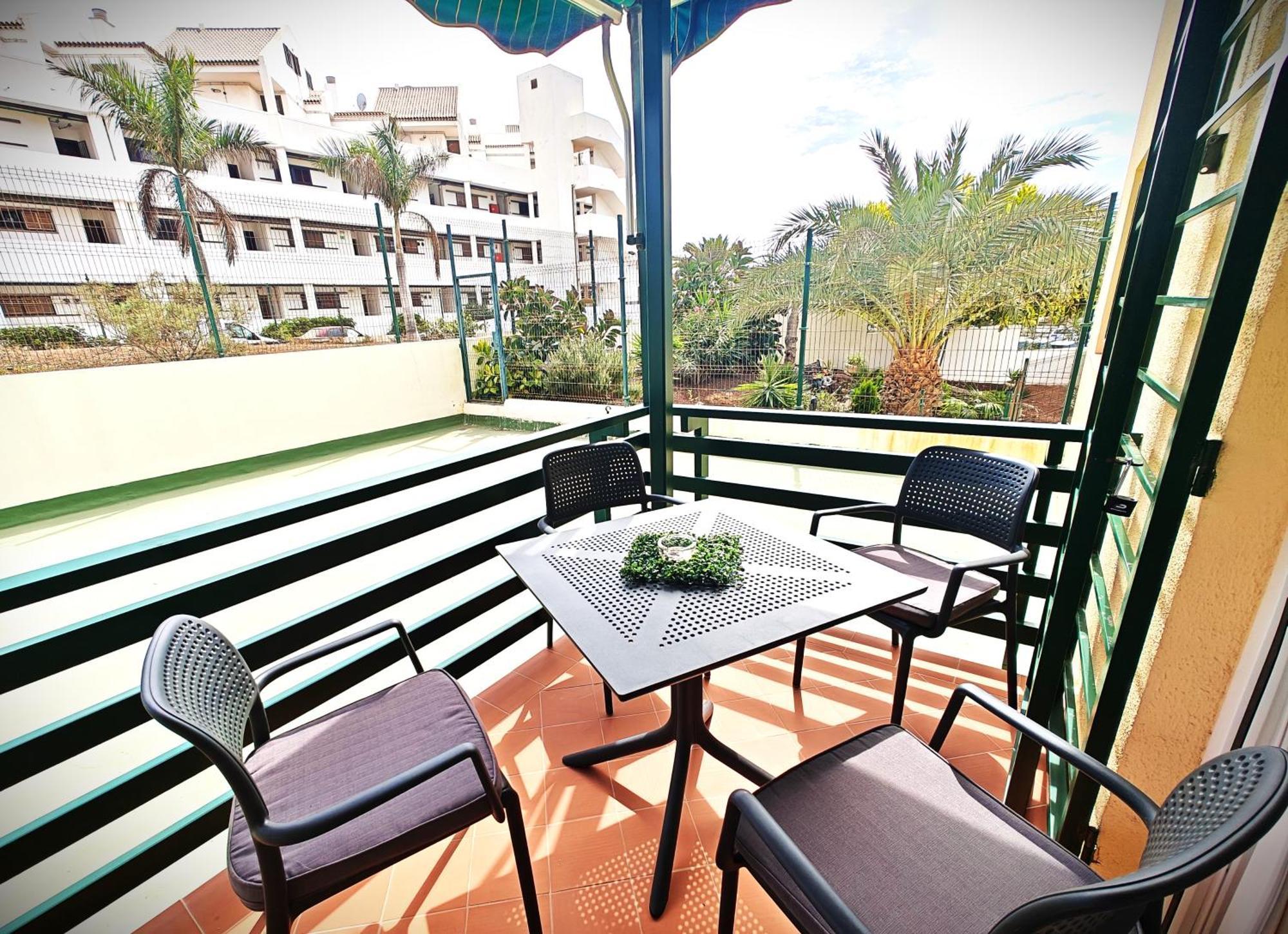 Sun Apartment - 3 Bedrooms, Priv Parking, Pool, Ac, Tv Channels, Fibre Net Los Cristianos  Extérieur photo